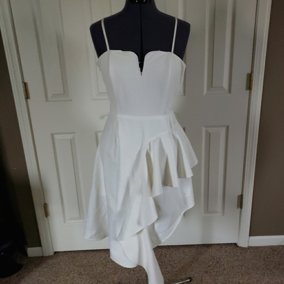 White asymmetric dress - Picture 2 of 4